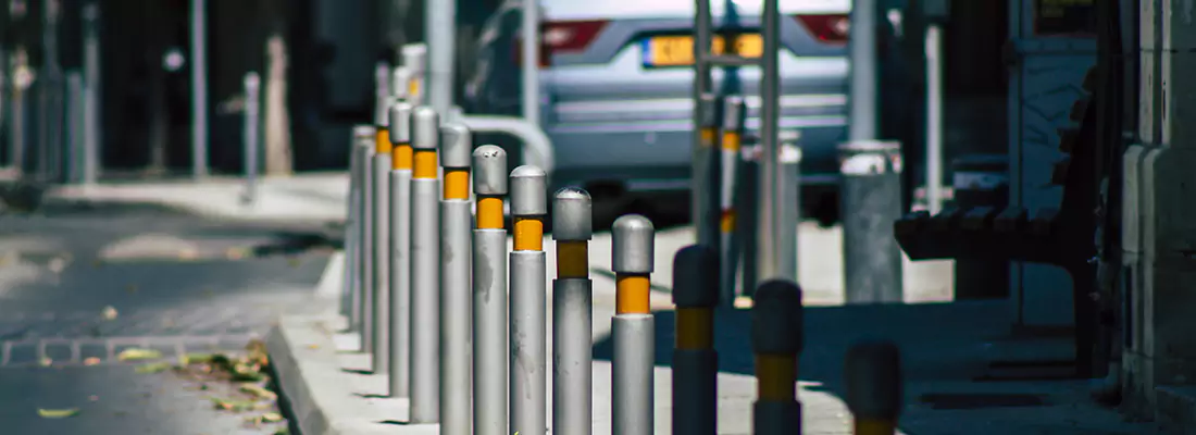 Safe and Convenient Retractable Barrier Column Systems for Properties in Iona, FL